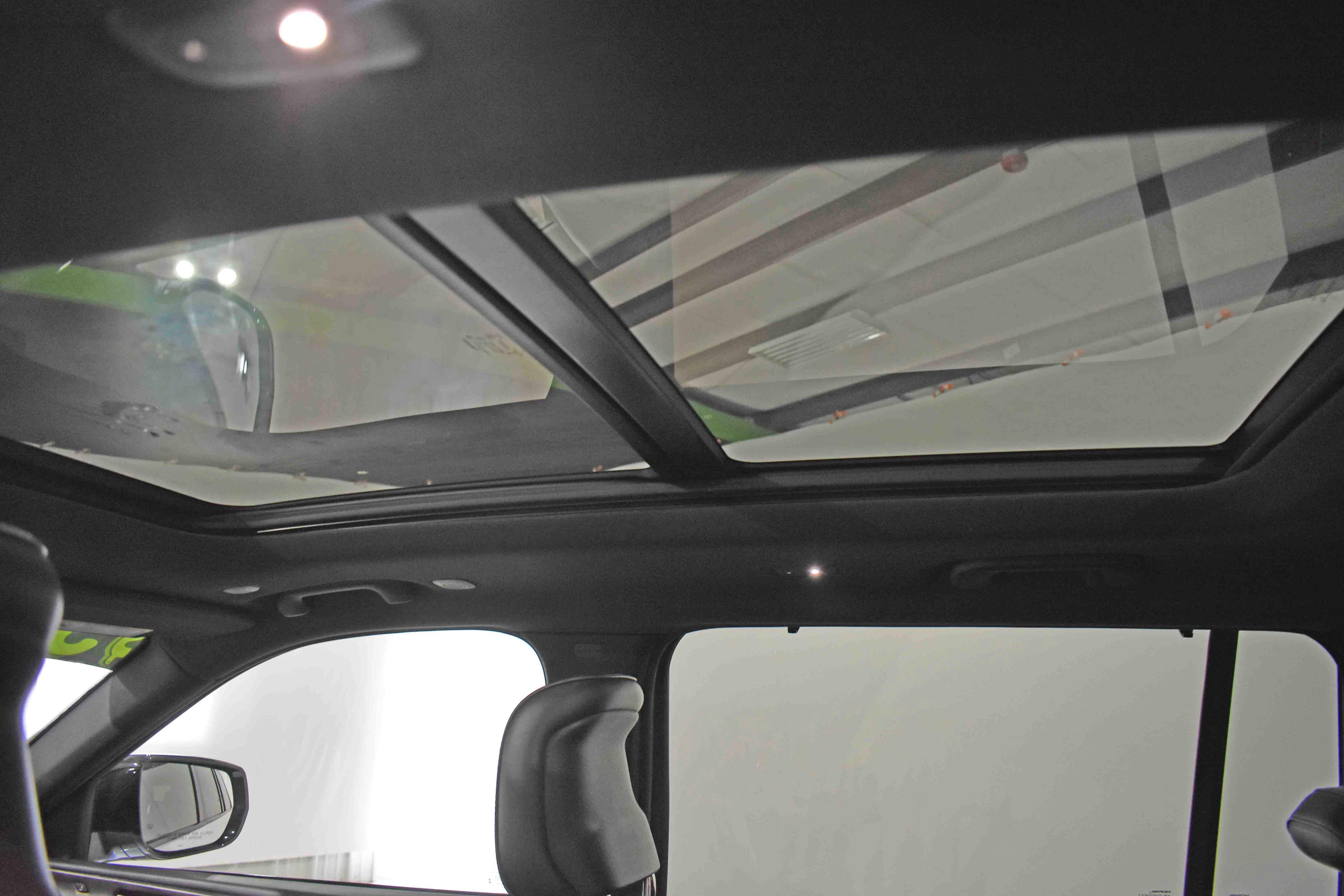 Used 2021 Jeep Grand Cherokee L Overland w/ Luxury Tech Group IV image 28