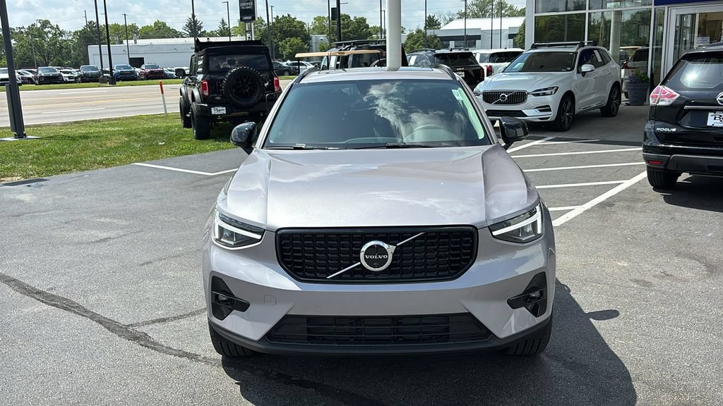 New 2026 Volvo XC40 B5 Plus w/ Climate Package AWD/4WD image 5