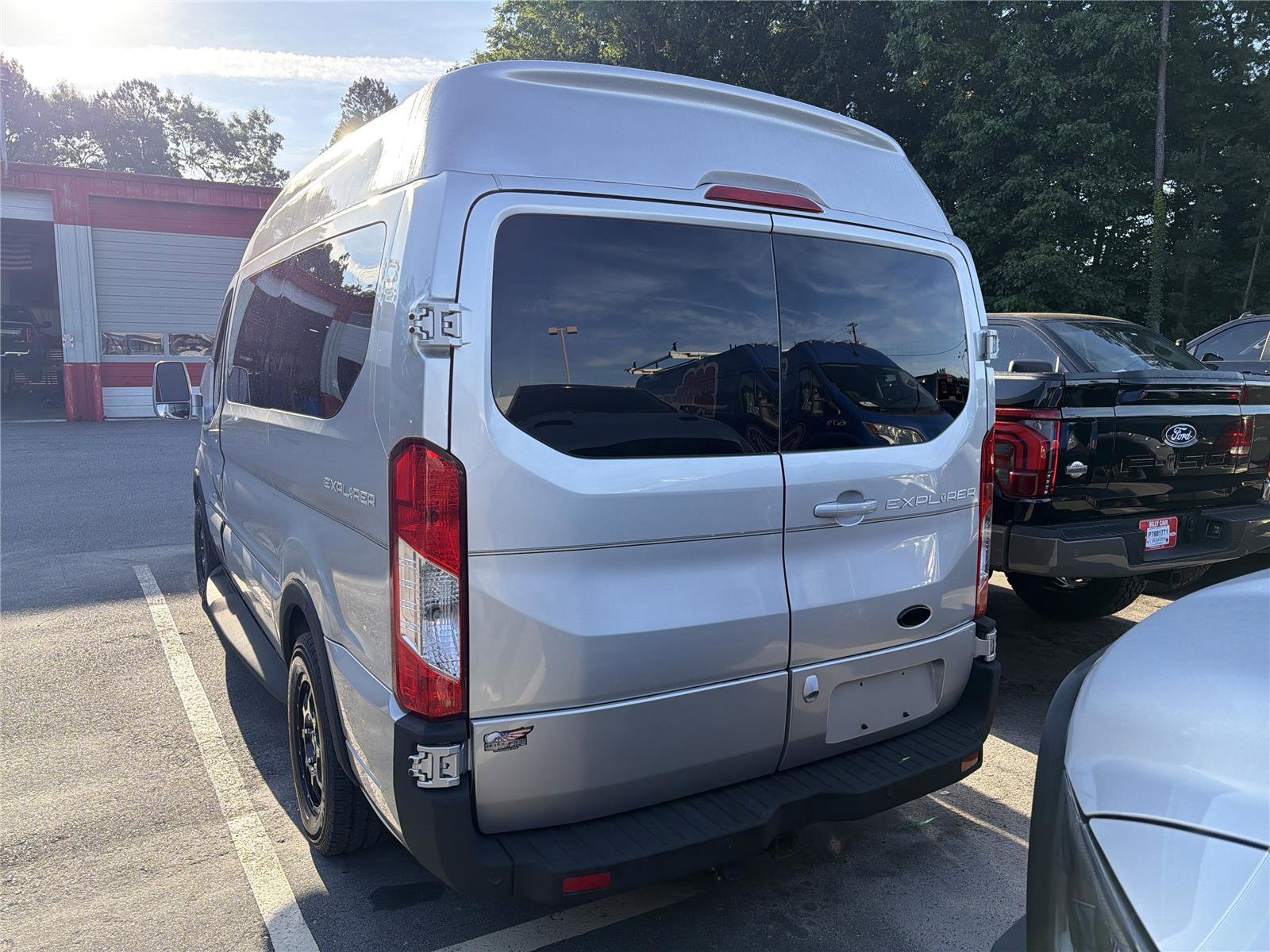 Used 2015 Ford Transit 150 130 Low Roof w/ Exterior Upgrade Package RWD image 5