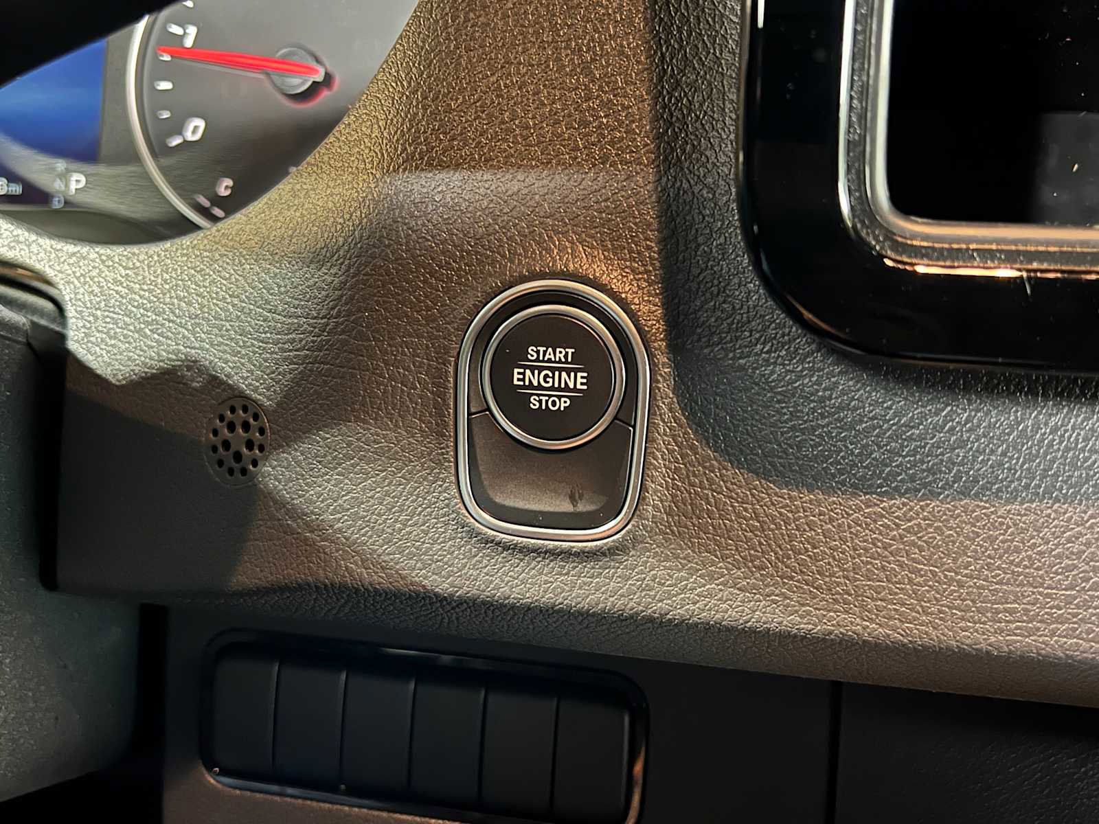 Used 2025 Mercedes-Benz Sprinter 2500 image 30