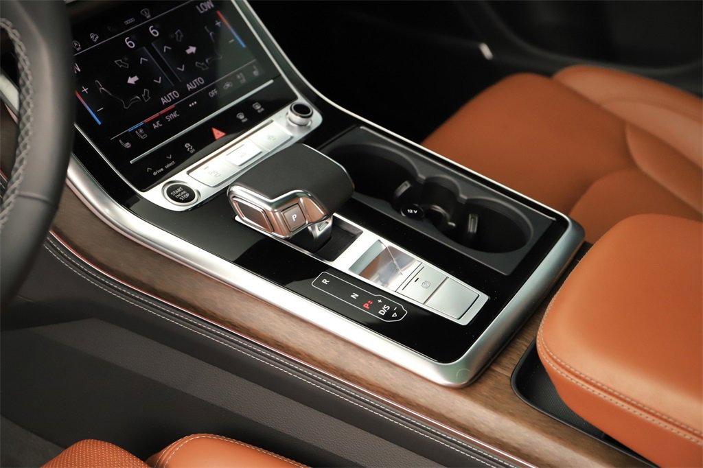 Used 2025 Audi Q8 Prestige w/ Prestige Package image 17