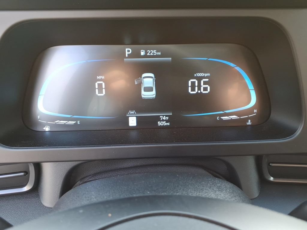 New 2025 Hyundai Elantra Sport FWD image 17