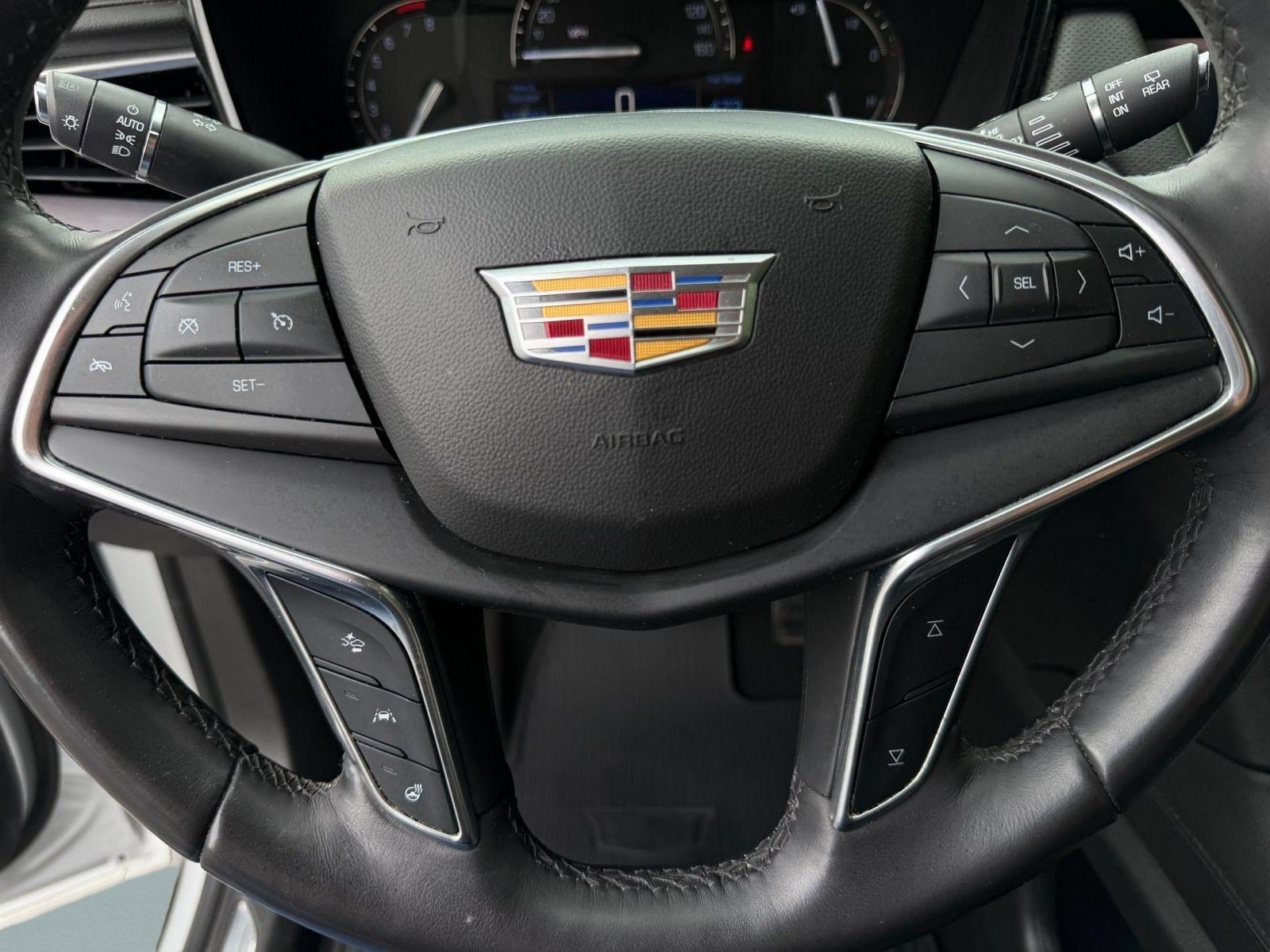 Used 2018 Cadillac XT5 Luxury w/ Driver Awareness Package AWD/4WD image 11