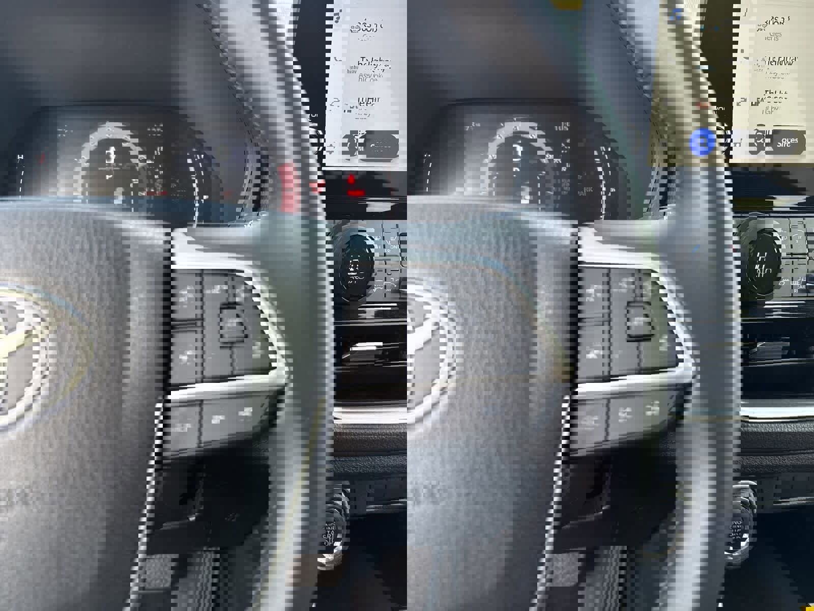 Used 2025 Toyota Grand Highlander AWD image 29