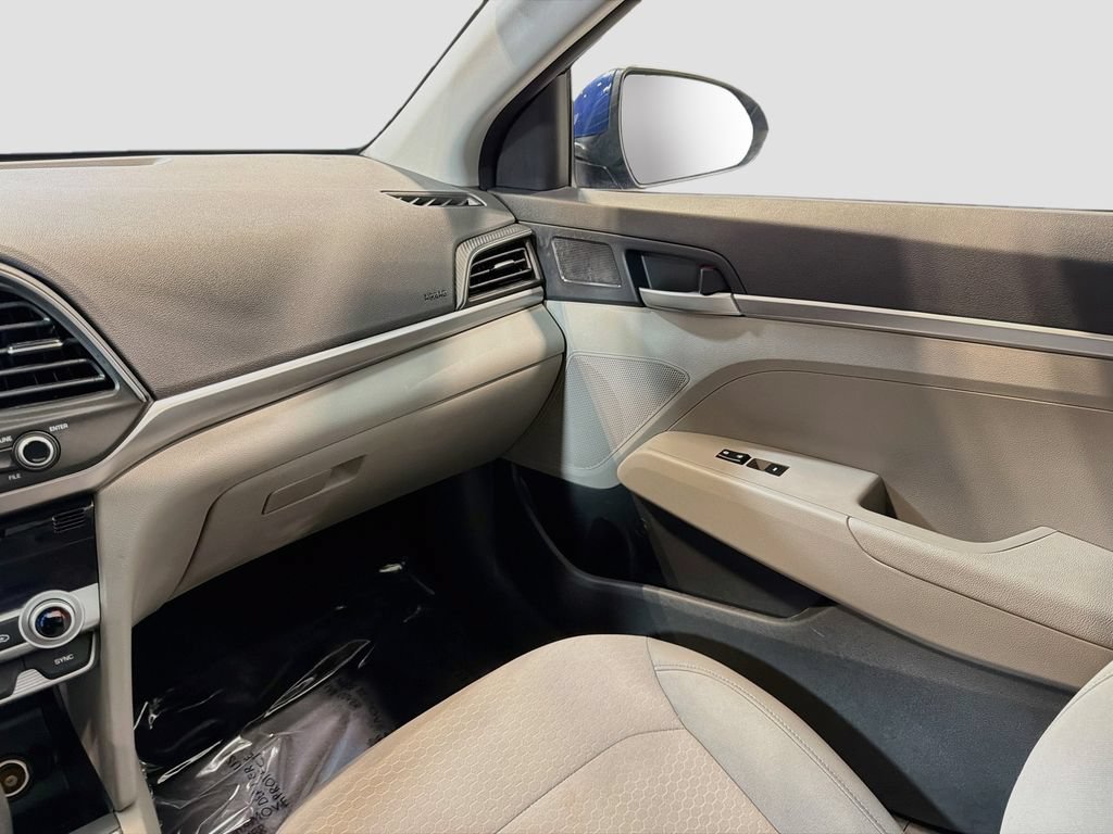 Used 2020 Hyundai Elantra SE FWD image 22