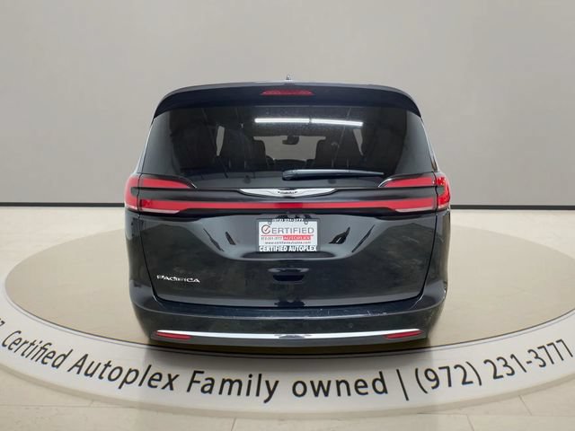 Used 2025 Chrysler Pacifica Select FWD image 4