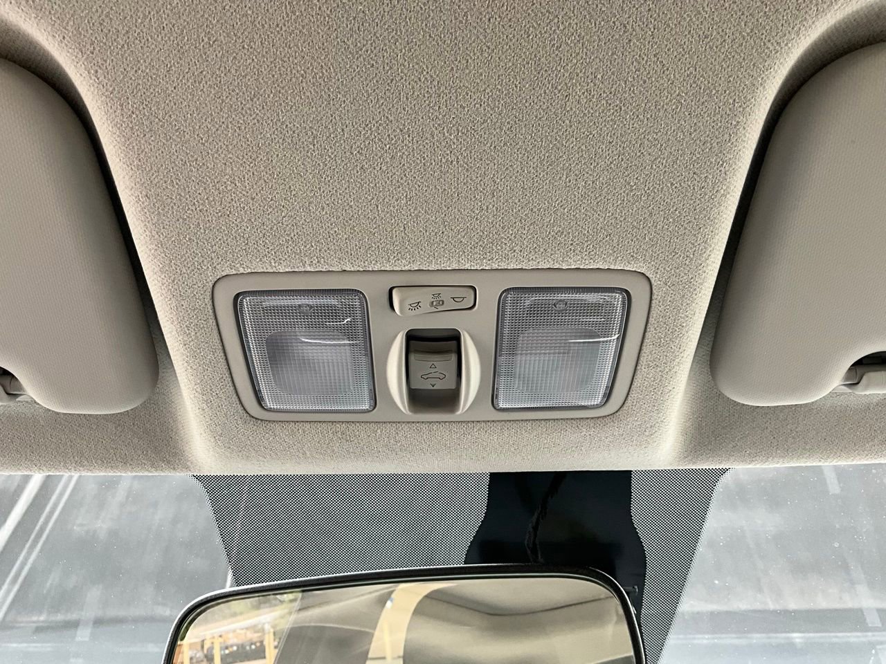 Used 2025 Hyundai Venue SEL image 16