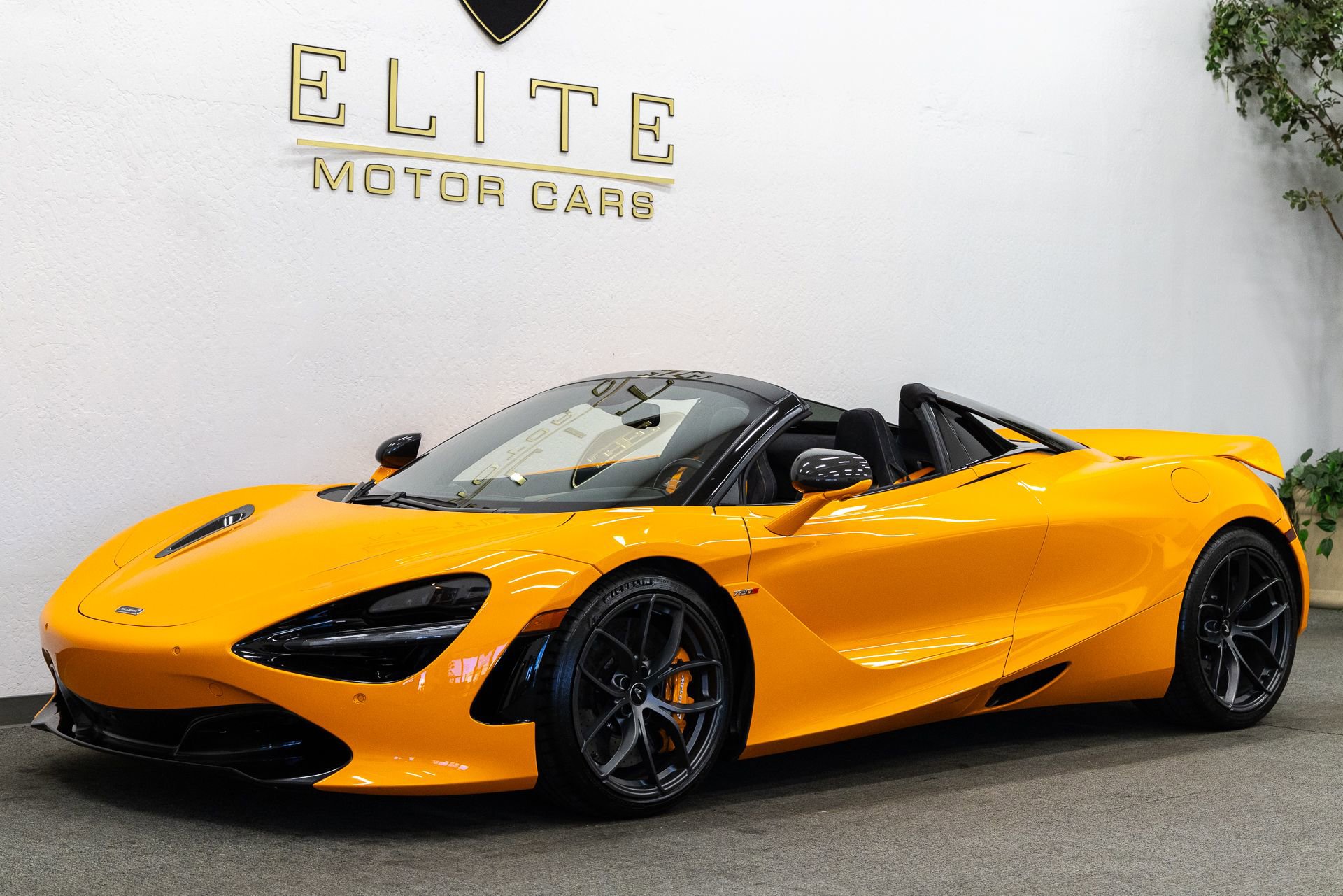 Used 2020 McLaren 720S Performance RWD image 1