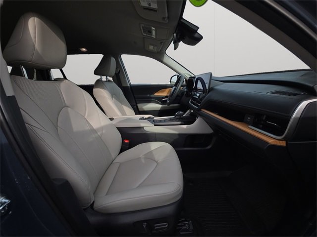 Certified 2025 Toyota Grand Highlander AWD image 15