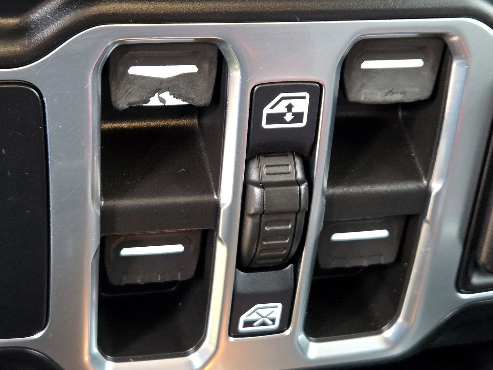 Used 2022 Jeep Wrangler Unlimited Rubicon w/ Cold Weather Group image 20