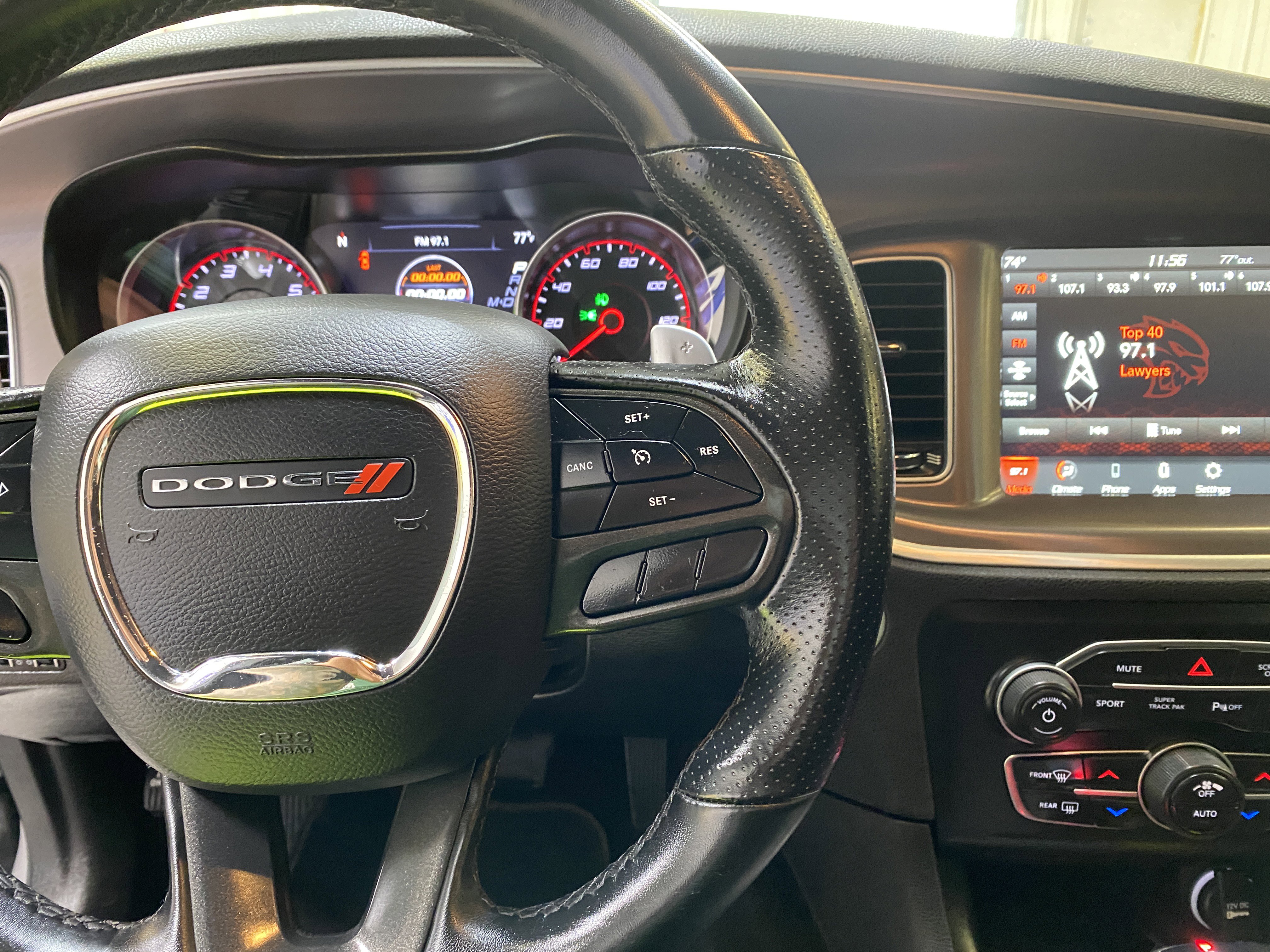 Used 2022 Dodge Charger SXT image 29