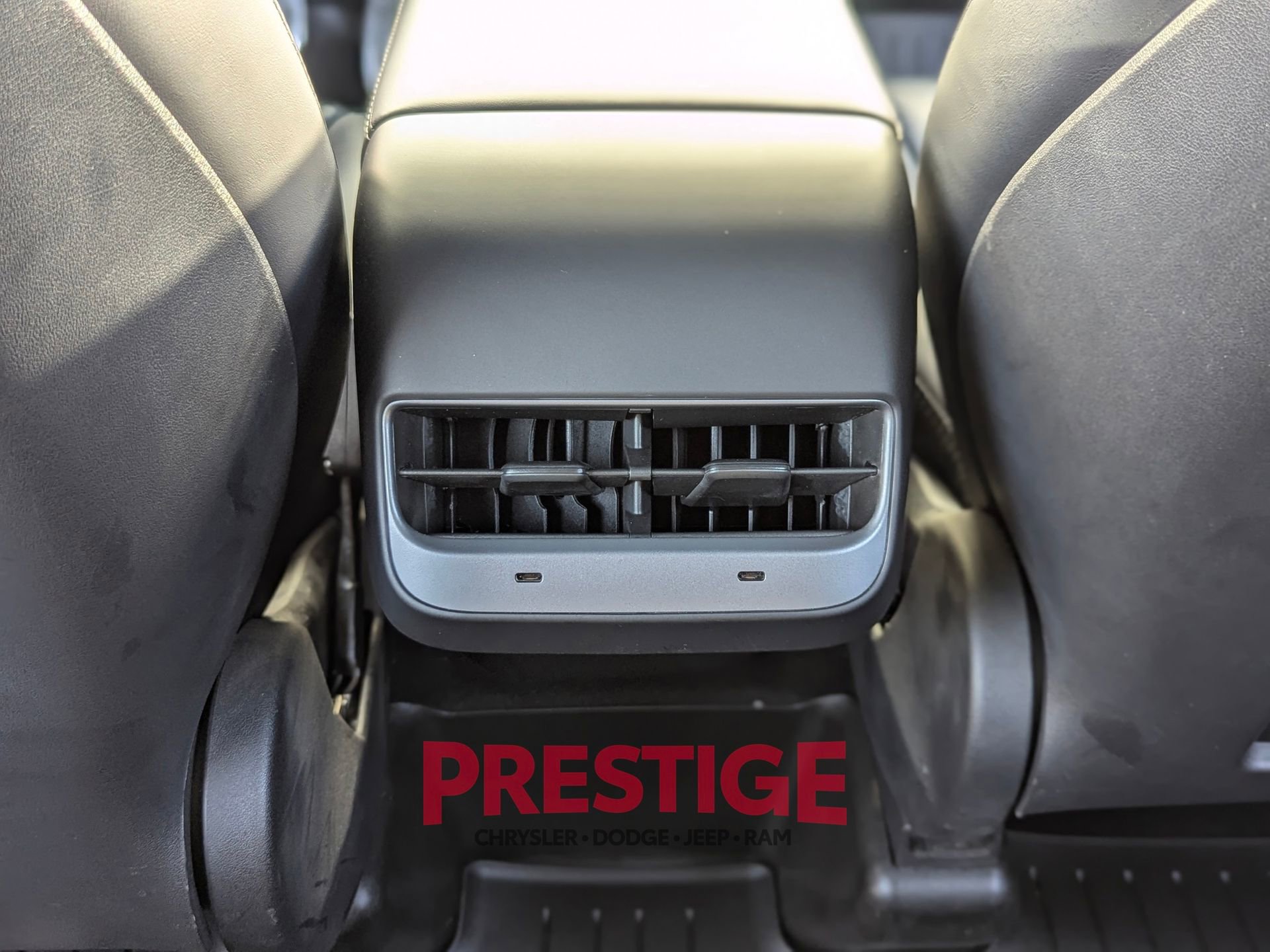 Used 2023 Tesla Model Y Performance AWD/4WD image 31