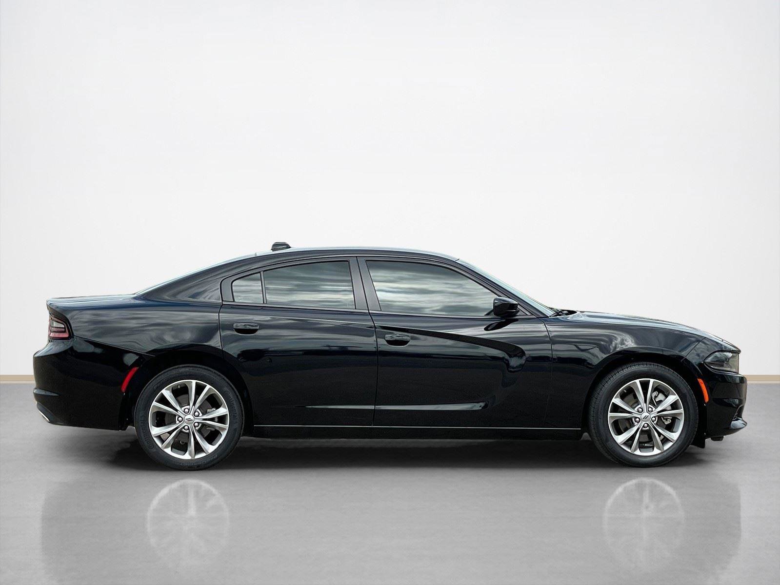 Certified 2022 Dodge Charger SXT AWD/4WD image 9