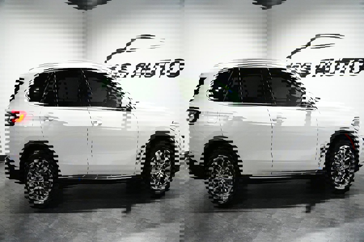 Used 2022 BMW X5 xDrive40i w/ Premium Package image 8