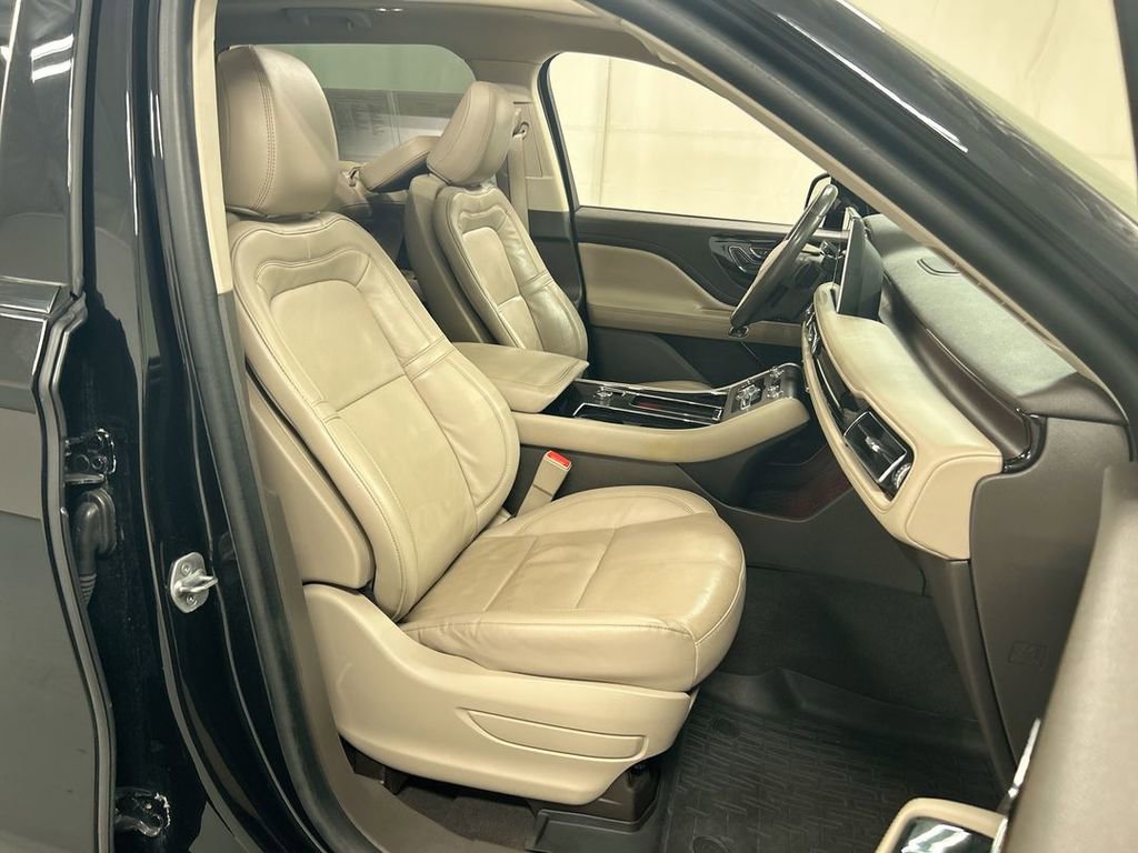 Used 2023 Lincoln Aviator Reserve w/ Equipment Group 201A image 25