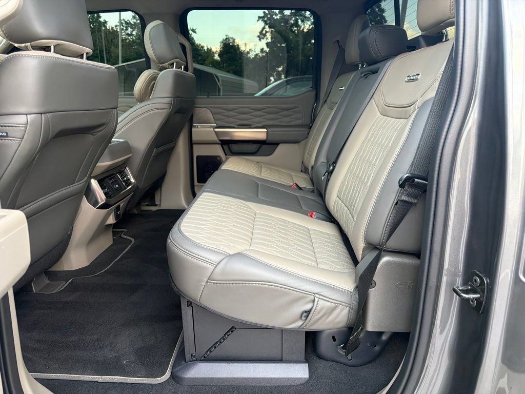 Used 2025 Ford F450 Platinum w/ Platinum Plus Package AWD/4WD image 10