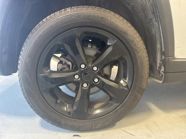 Used 2024 Jeep Grand Cherokee Limited w/ Black Appearance Package image 6