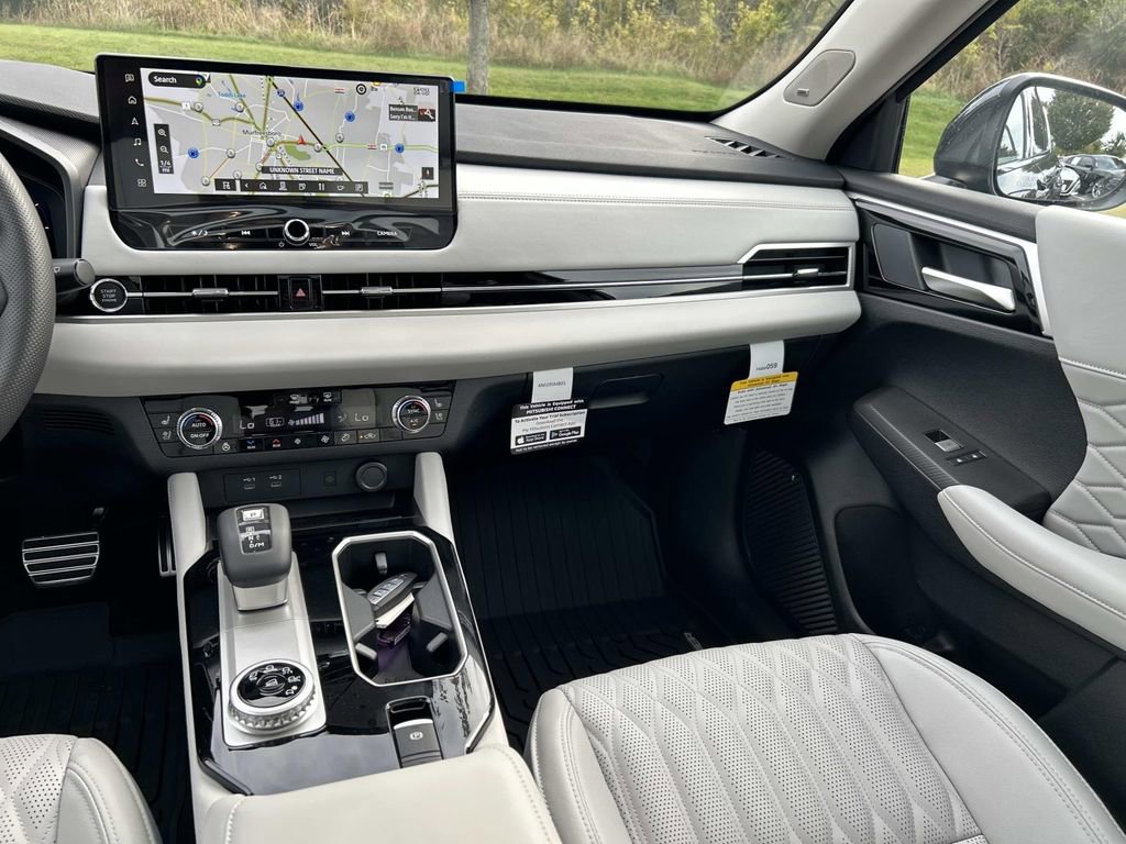 New 2025 Mitsubishi Outlander SEL image 17