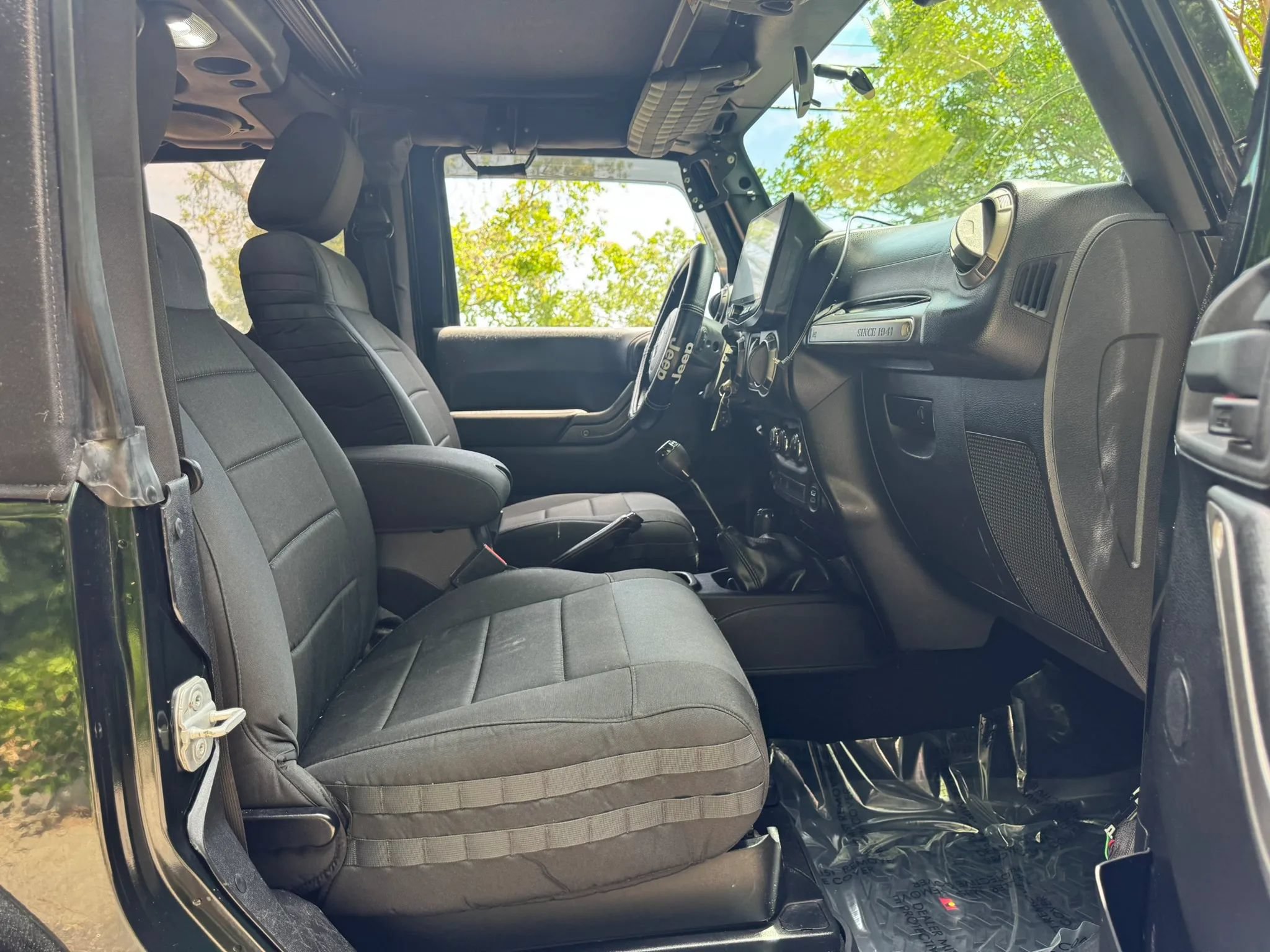 Used 2012 Jeep Wrangler Sport w/ Connectivity Group AWD/4WD image 10