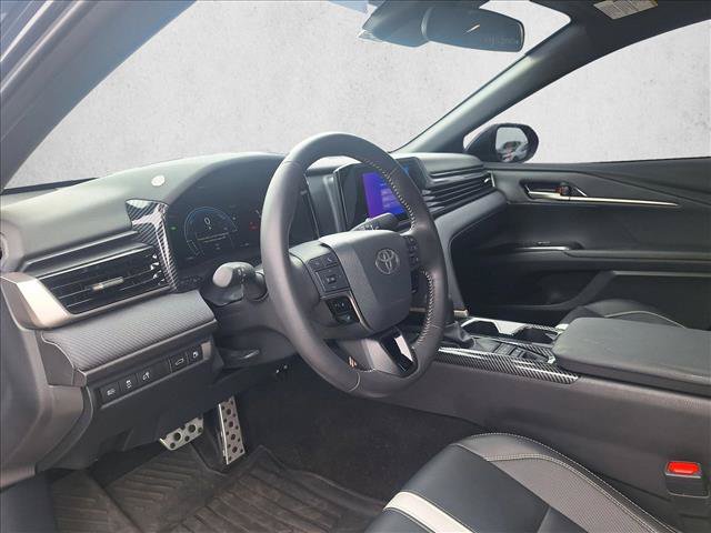 Certified 2025 Toyota Camry SE FWD image 9