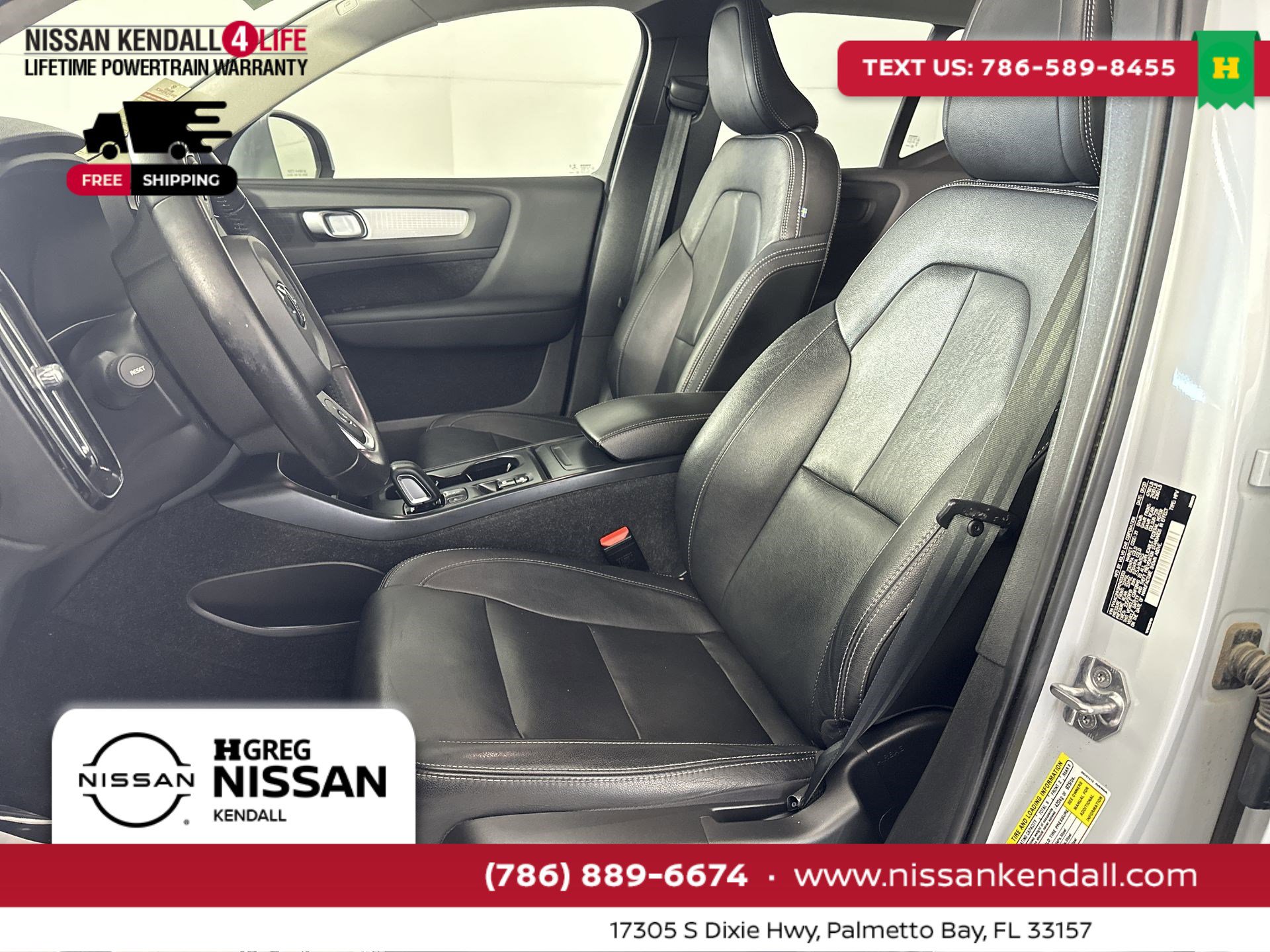 Used 2021 Volvo XC40 T4 Momentum w/ Protection Package Premier image 15