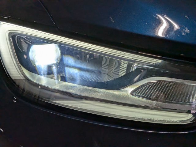 Used 2025 Chrysler Pacifica Select FWD image 10