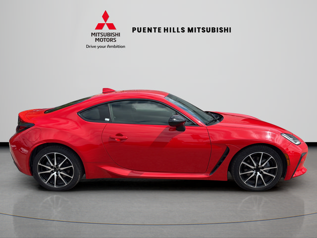 Used 2022 Toyota GR86 RWD image 4