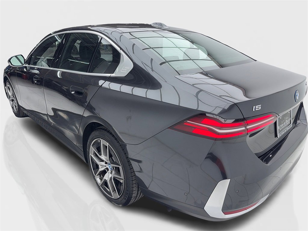 Used 2024 BMW i5 eDrive40i image 10