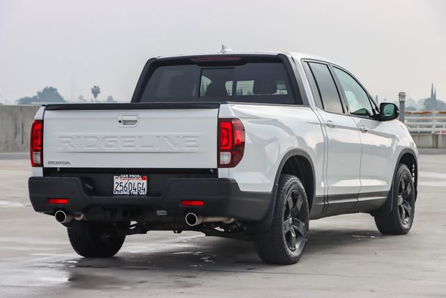 Used 2025 Honda Ridgeline Black Edition image 8