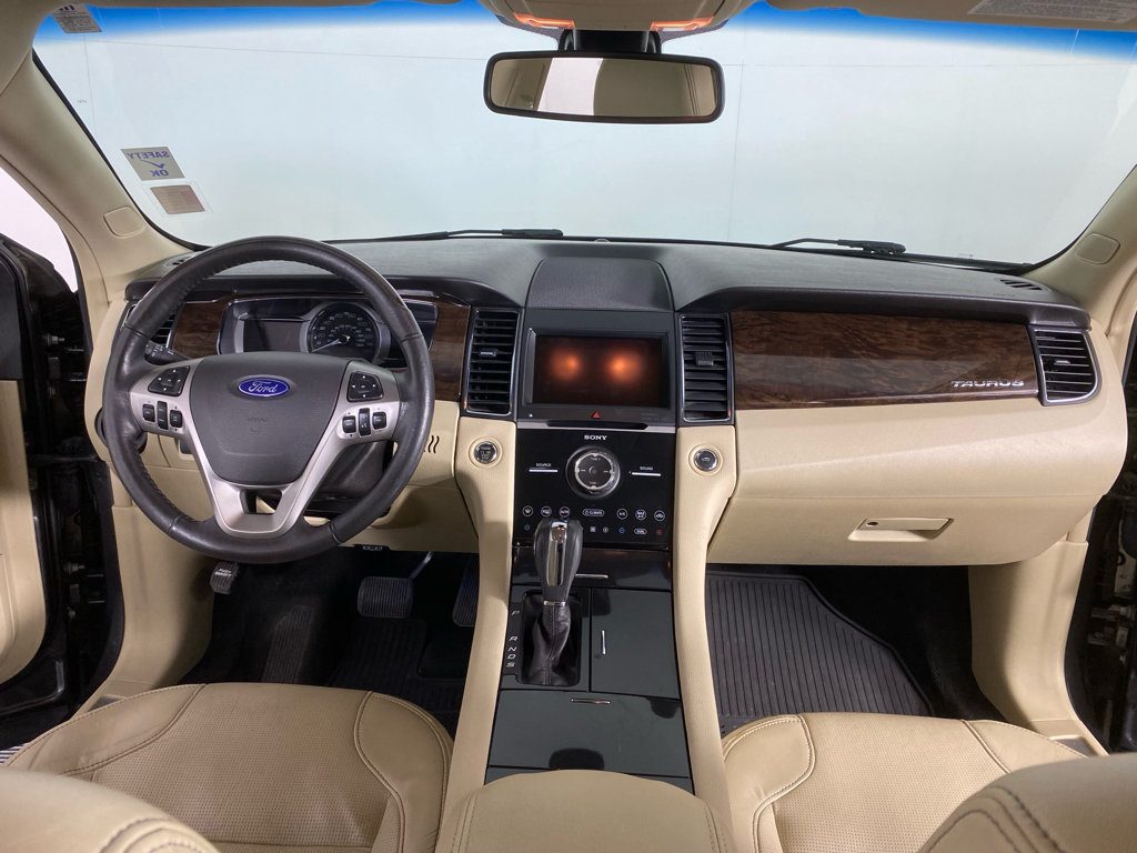 Used 2015 Ford Taurus Limited w/ Equipment Group 301A FWD image 18