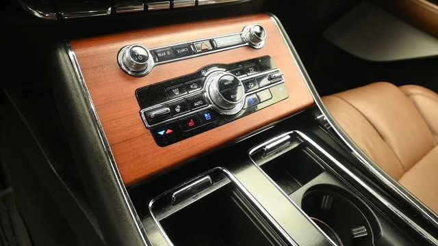 Used 2022 Lincoln Aviator Reserve w/ Equipment Group 201A RWD image 20