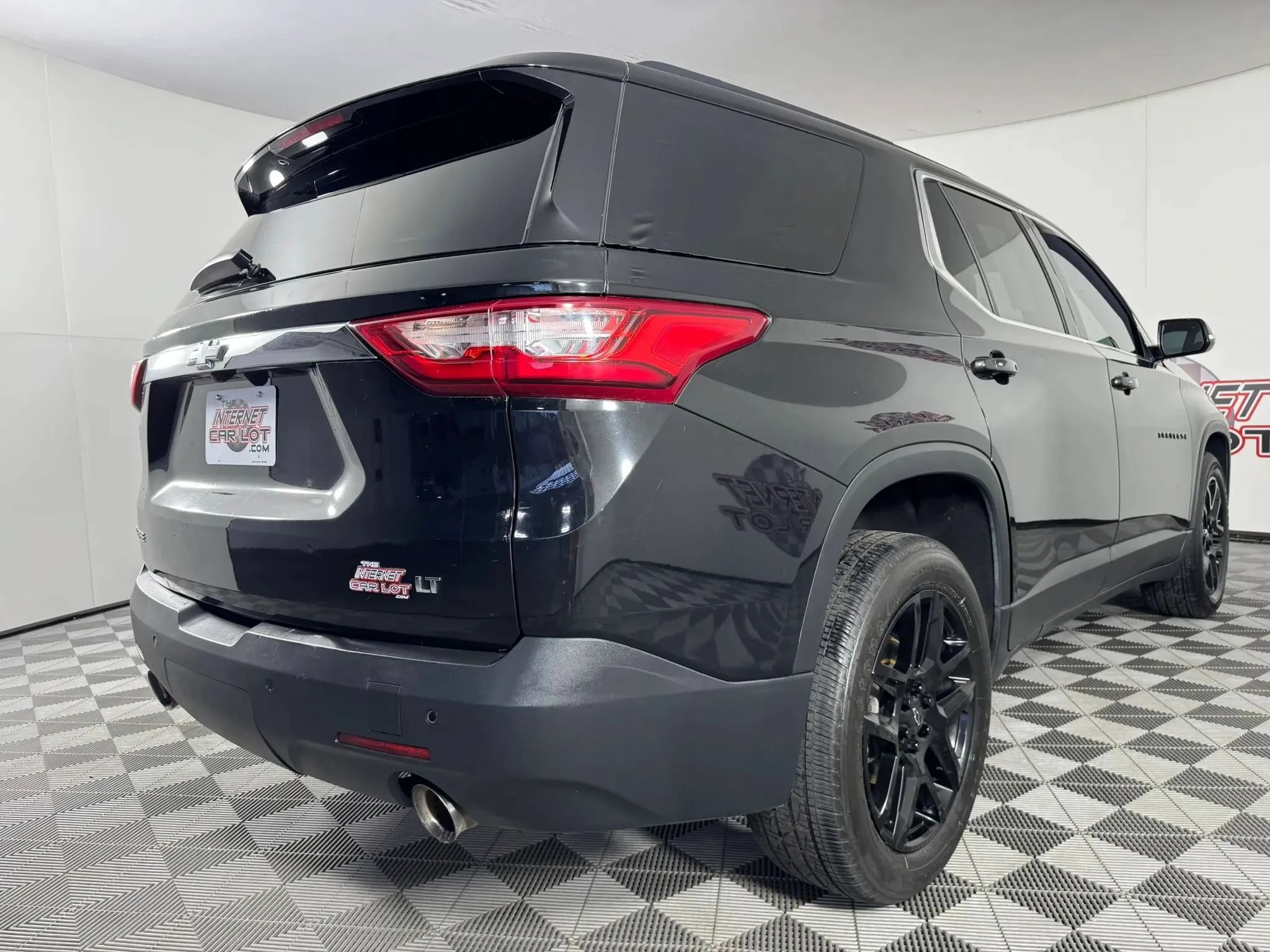 Used 2020 Chevrolet Traverse LT FWD image 29