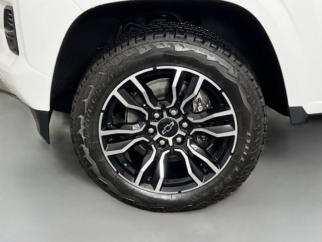 Used 2024 Chevrolet Colorado Z71 w/ LPO, Dark Essentials Package image 11