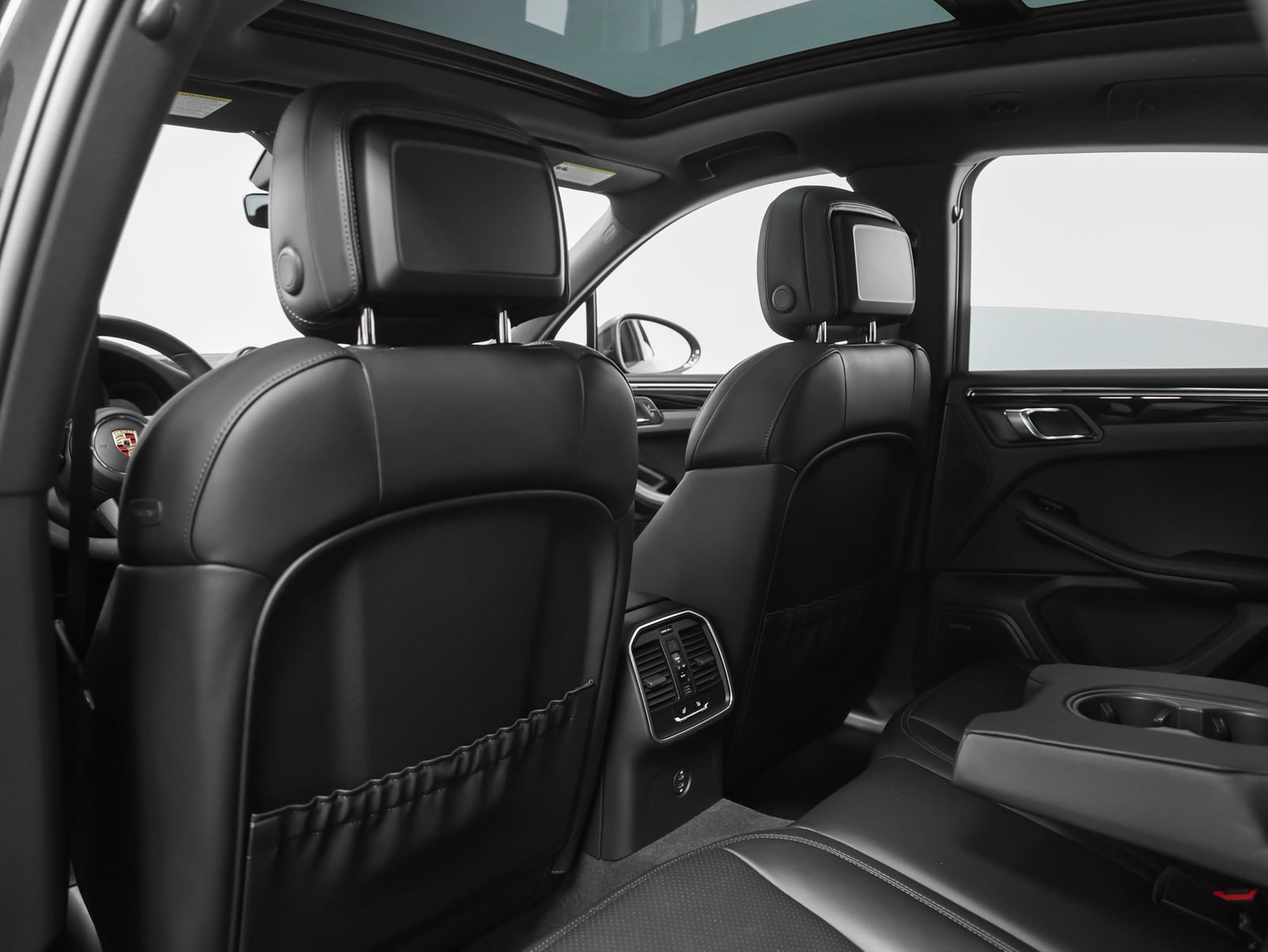 Certified 2026 Porsche Macan AWD/4WD image 42