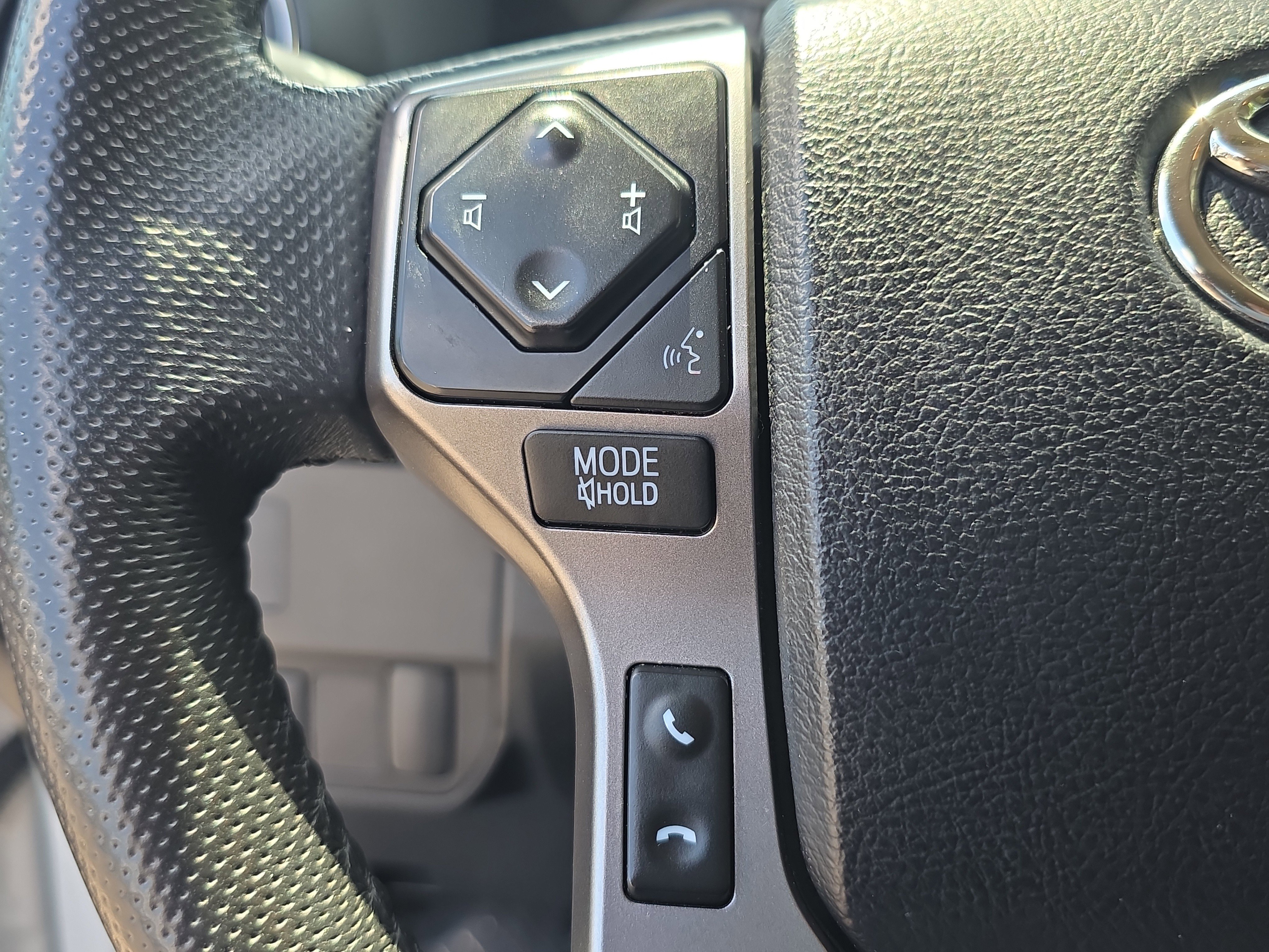 Used 2023 Toyota Tacoma SR5 AWD/4WD image 28