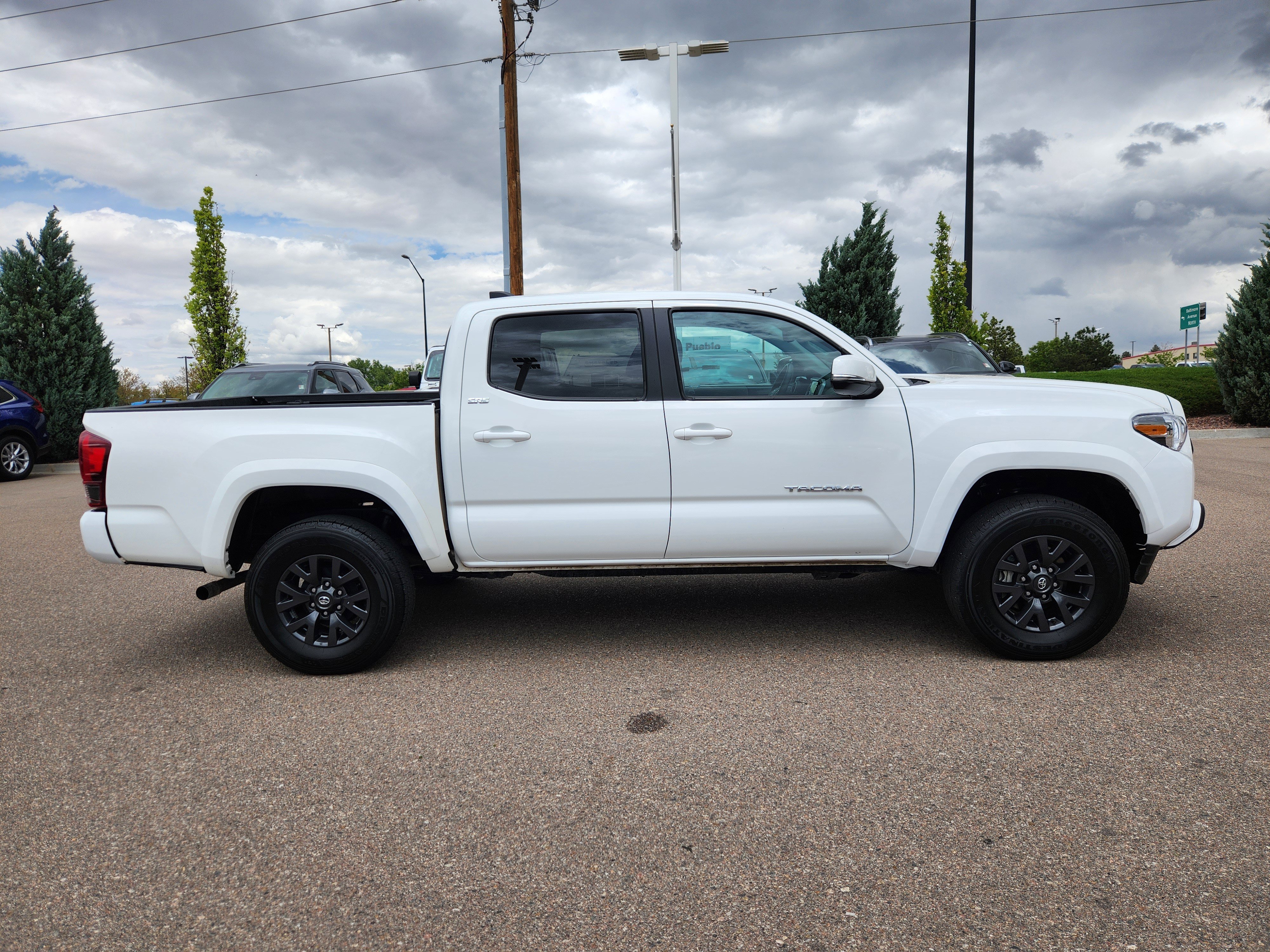 Used 2023 Toyota Tacoma SR5 AWD/4WD image 2