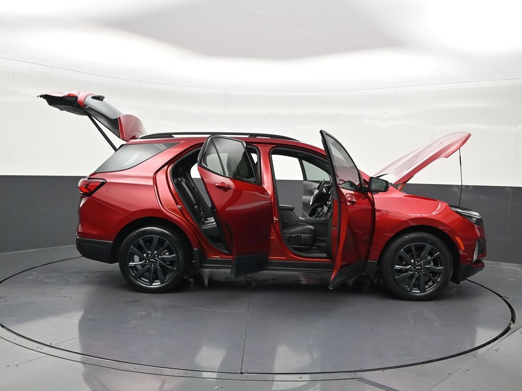 Used 2023 Chevrolet Equinox RS w/ RS Leather Package FWD image 34