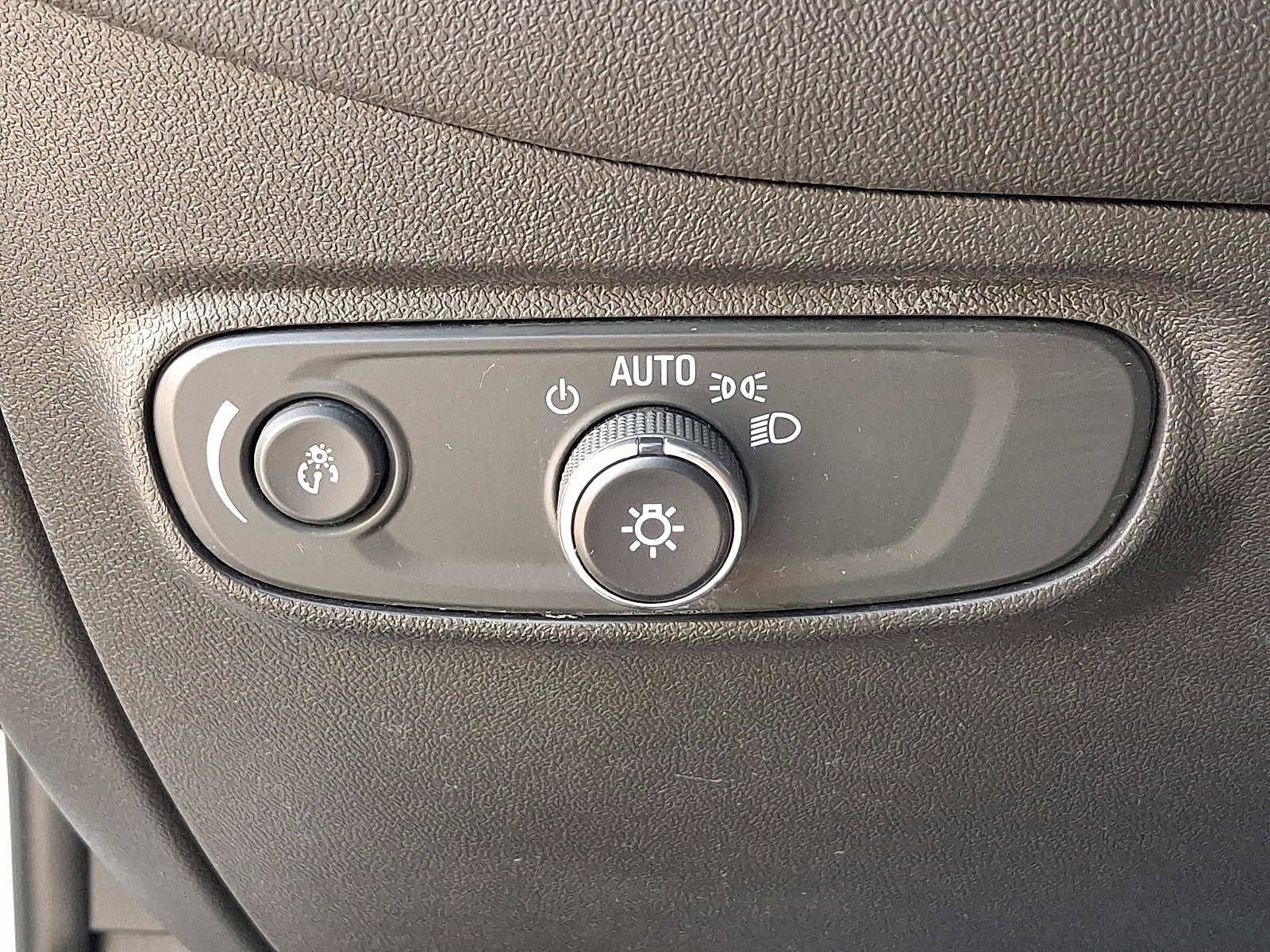 Used 2023 Chevrolet Equinox LT AWD/4WD image 25