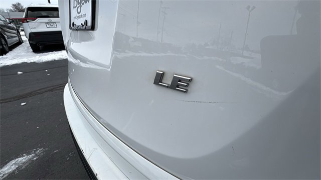Used 2018 Toyota RAV4 LE image 33