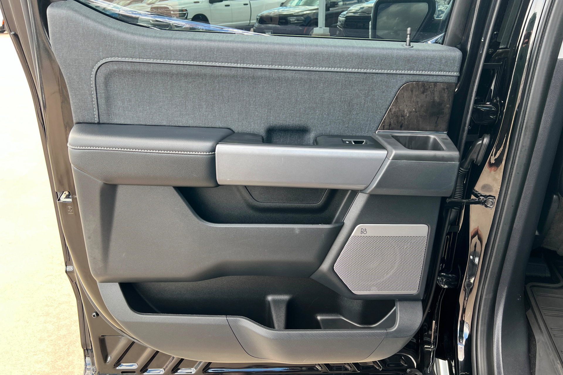 Used 2023 Ford F150 Lariat w/ Trailer Tow Package AWD/4WD image 19