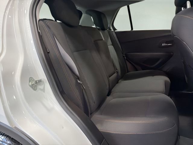 Used 2018 Chevrolet Trax LS FWD image 28