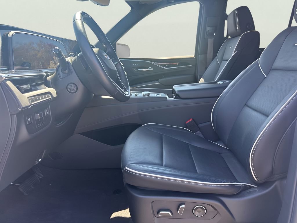 Certified 2024 Cadillac Escalade Sport w/ LPO, ONYX Package AWD/4WD image 17