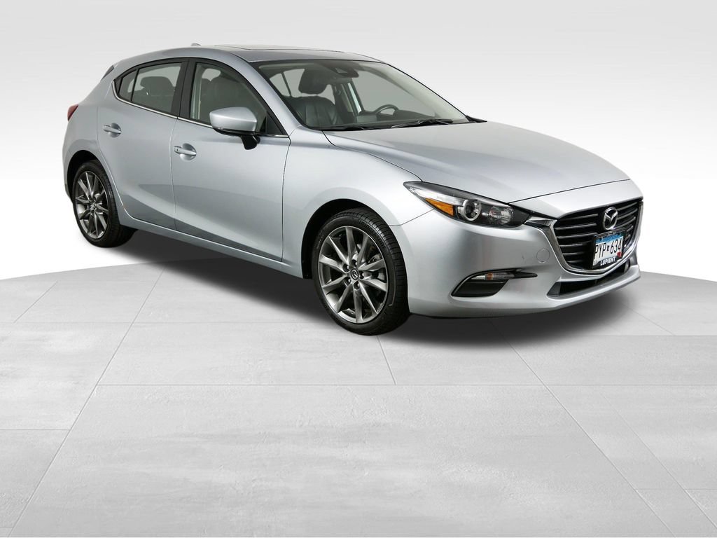 Used 2018 MAZDA MAZDA3 Touring FWD image 2
