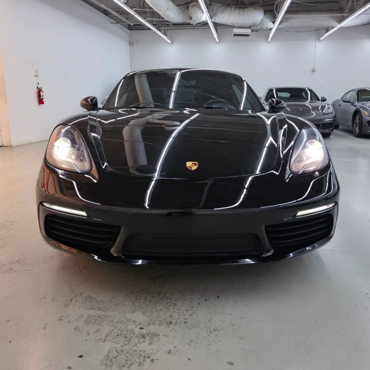 Used 2017 Porsche 718 Cayman RWD image 9