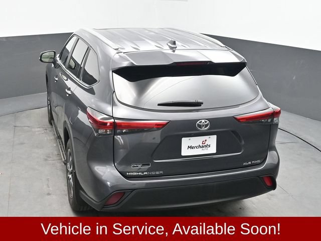 Used 2023 Toyota Highlander XLE AWD/4WD image 37