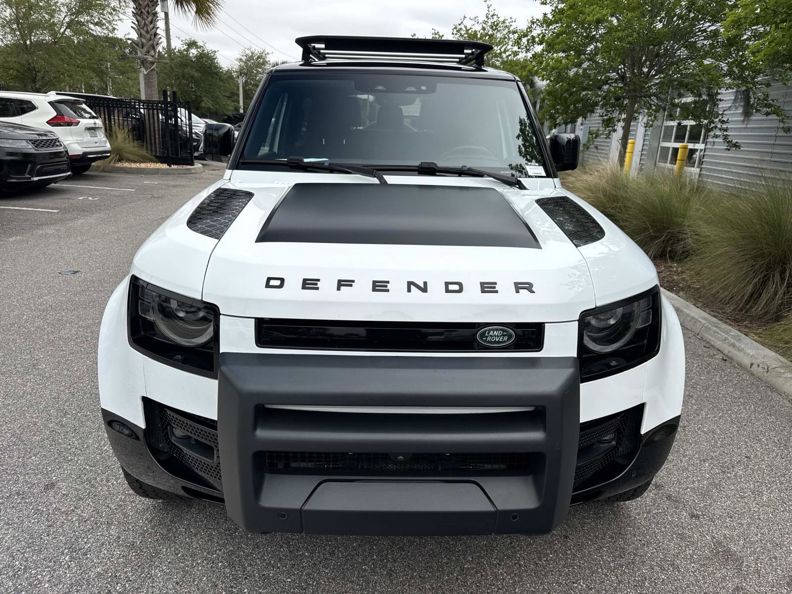Used 2023 Land Rover Defender 90 X-Dynamic SE AWD/4WD image 8