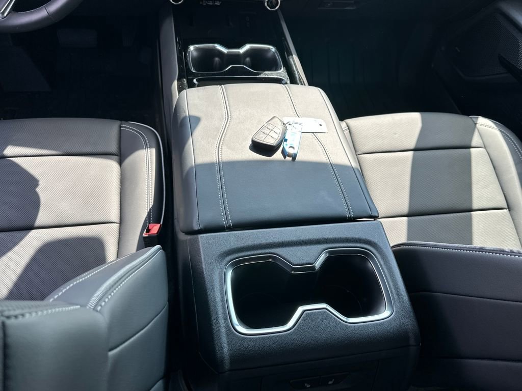 New 2025 Chevrolet Silverado EV LT image 17