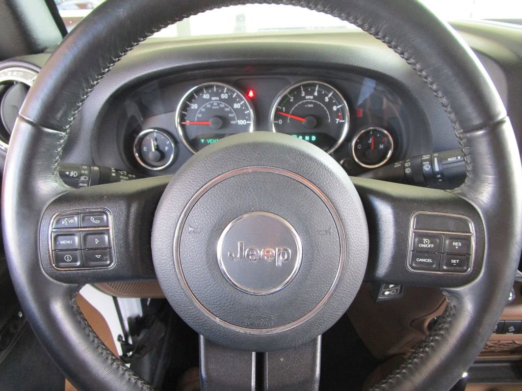 Used 2017 Jeep Wrangler Unlimited Sahara w/ Connectivity Group image 29