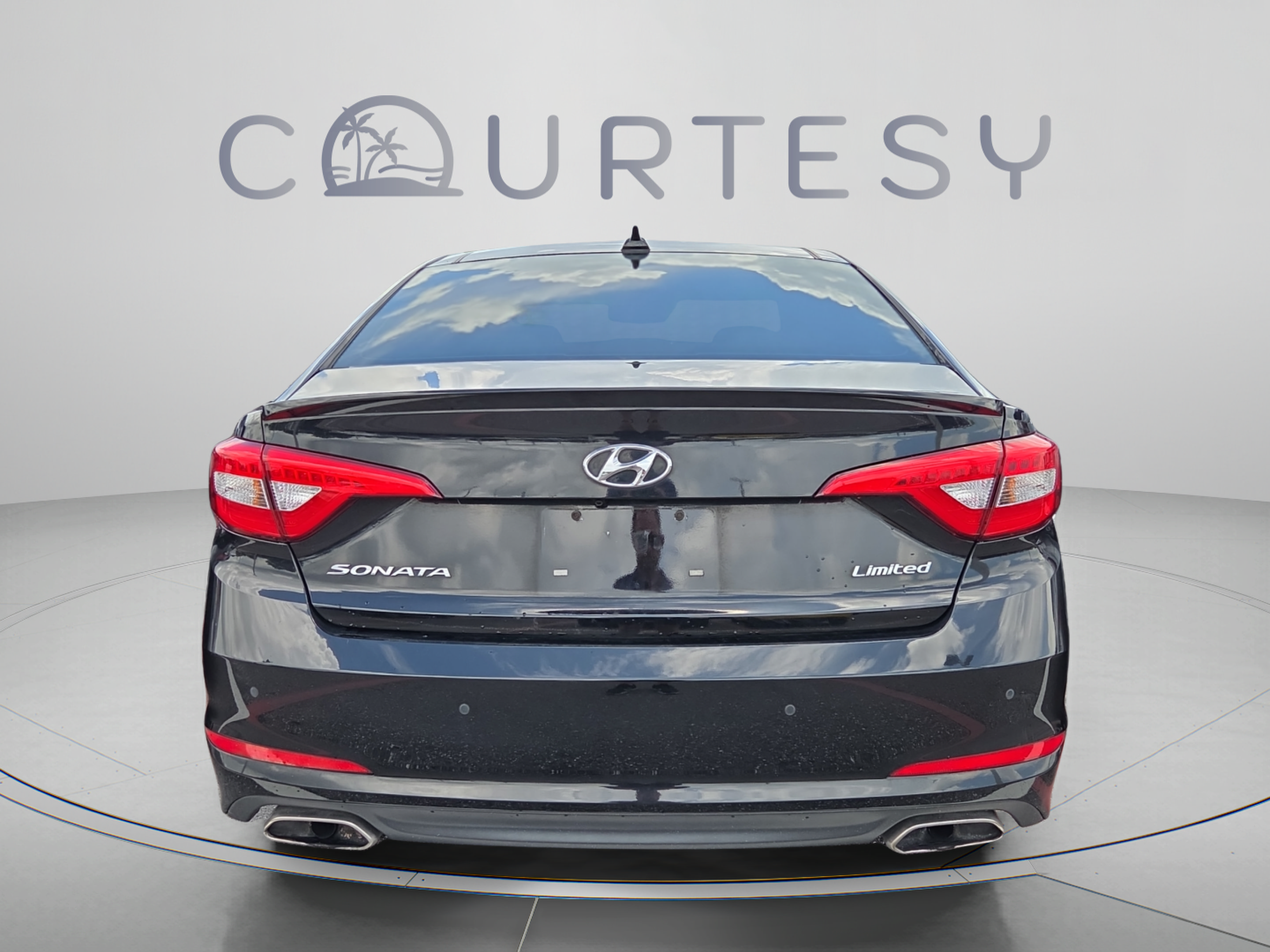 Used 2015 Hyundai Sonata Limited w/ Option Group 06 FWD image 2