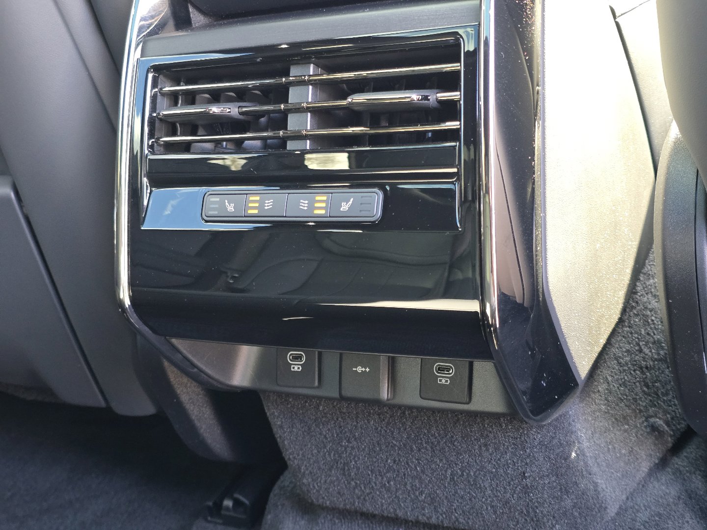 Certified 2024 Land Rover Range Rover Sport Dynamic SE image 36